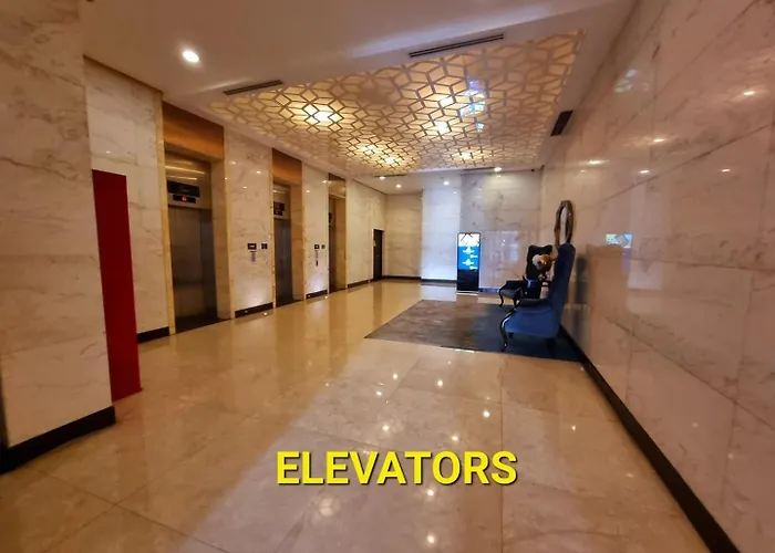 Elegant Condo Beside Venice Grand Canal #Vlra23J